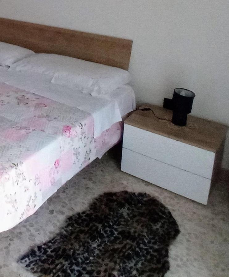 הוילה ליצאנו Casa Vacanza Nonna Emma מראה חיצוני תמונה
